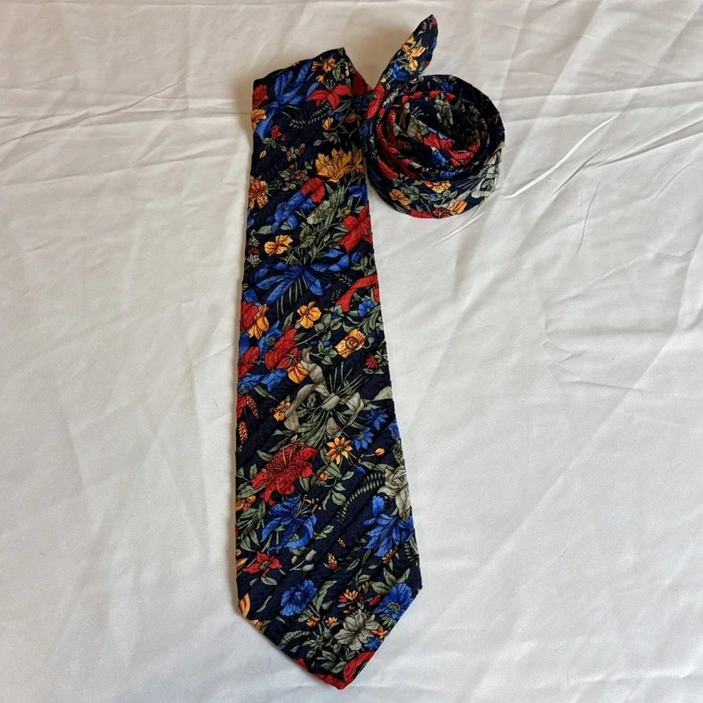 BURDI Chicago Men's Silk XL Necktie ITALY Designer Floral Red/Blue/Gold‎ EUC